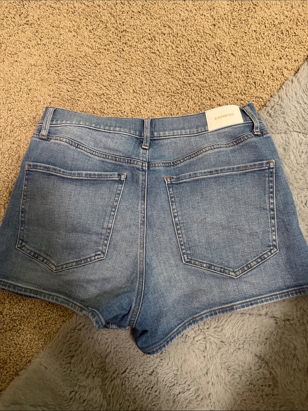 Express 90s high Rise Denim Shorts - Picture 5 of 5